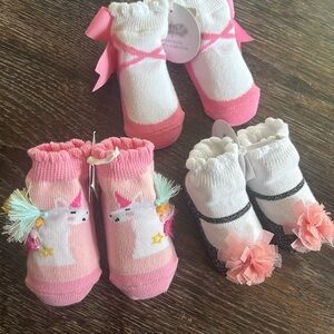Mud Pie bundle of three NWT baby socks